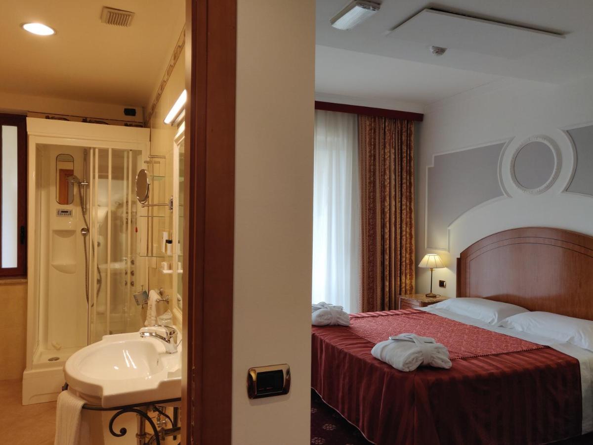 Parco Dei Principi Hotel 로첼라 이오니카 외부 사진