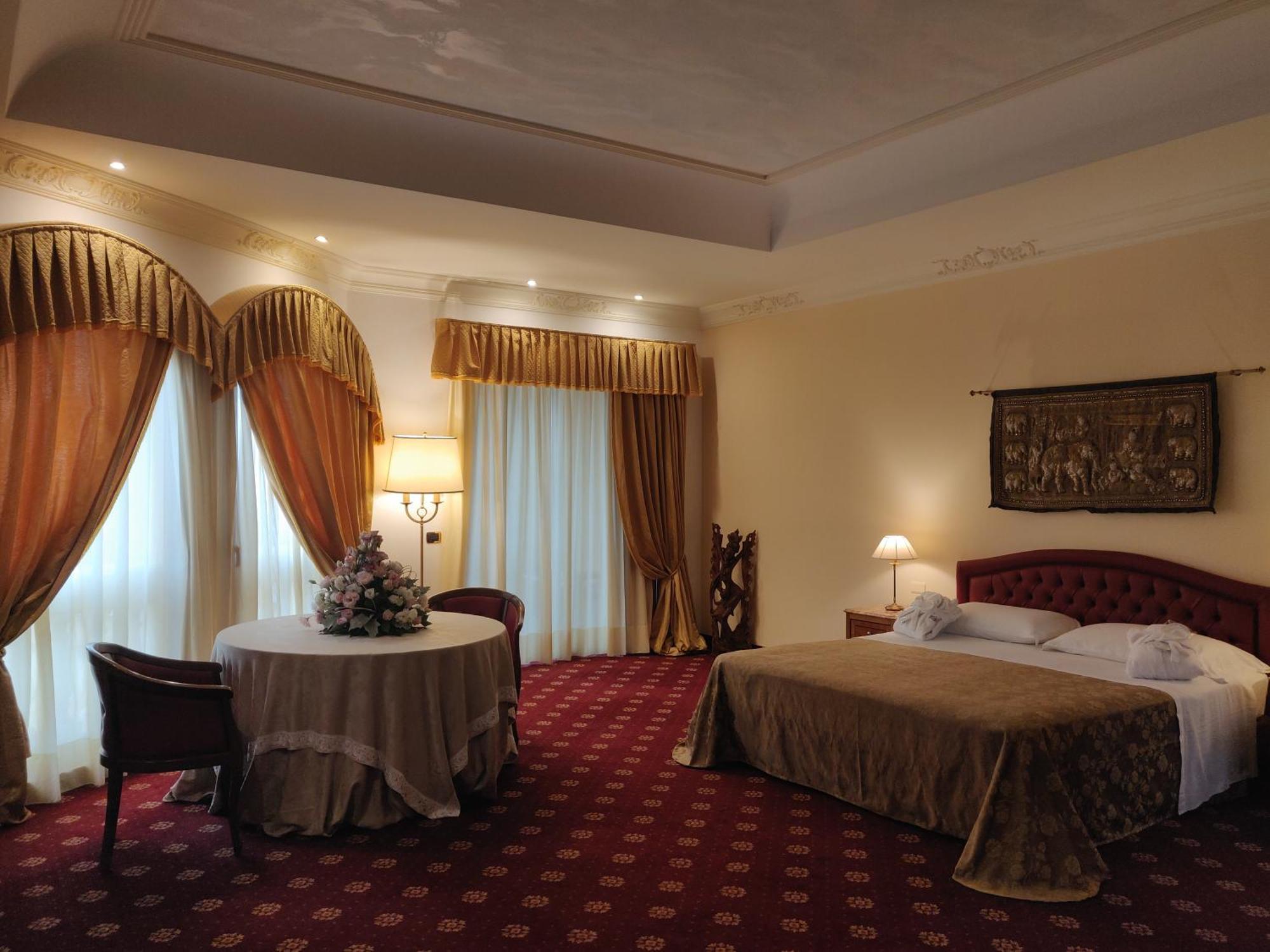 Parco Dei Principi Hotel 로첼라 이오니카 외부 사진