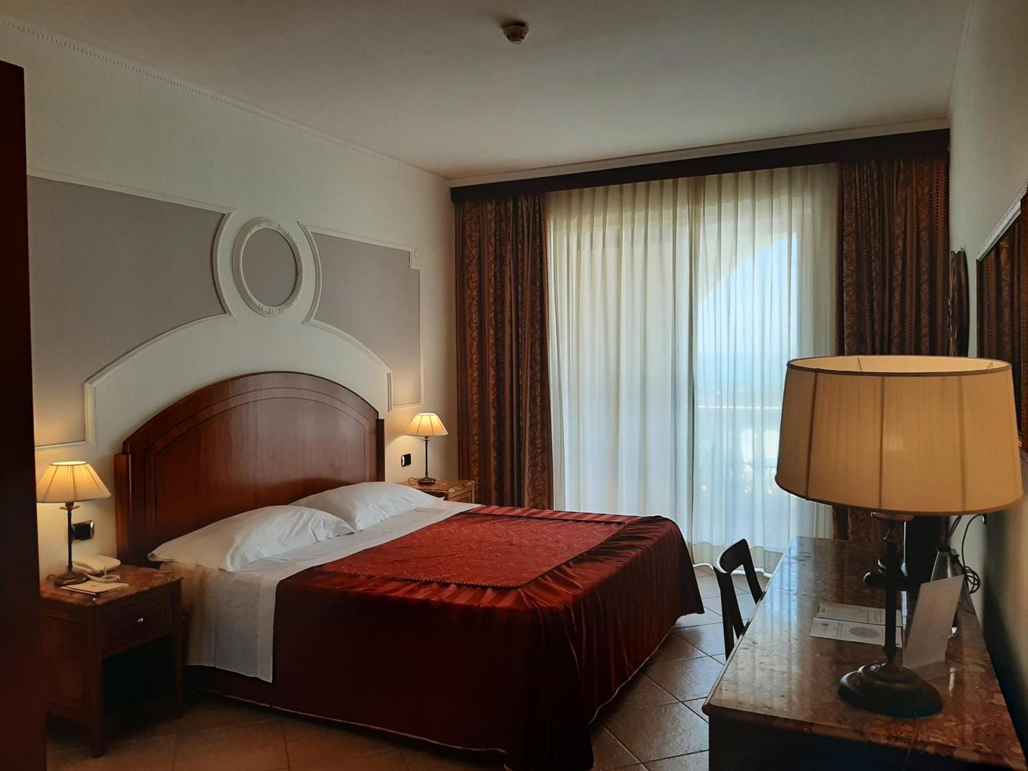 Parco Dei Principi Hotel 로첼라 이오니카 외부 사진